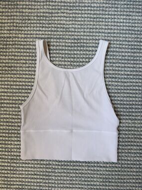 Lululemon white power pivot tank sz 6, reversible